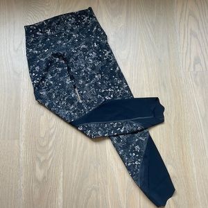 Lululemon leggings size 4 like new